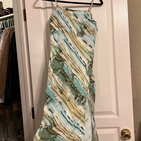 Slit dress - Picture 1 of 8